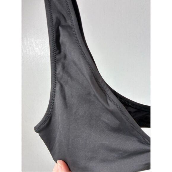 SKIMS NWT Swim Plunge Triangle Top in Onyx Size M - Picture 2 of 7